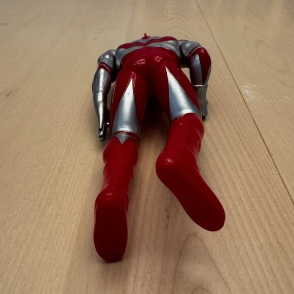1990 Tsuburaya China 8" Ultraman Action Figure Red Silver - Picture 7 of 8